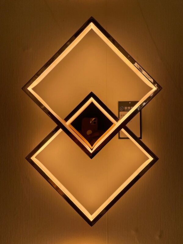 QL204 WALL LIGHT